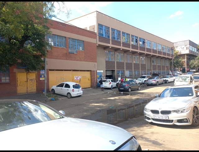 2,390M² WAREHOUSE FOR SALE IN JEPPESTOWN
